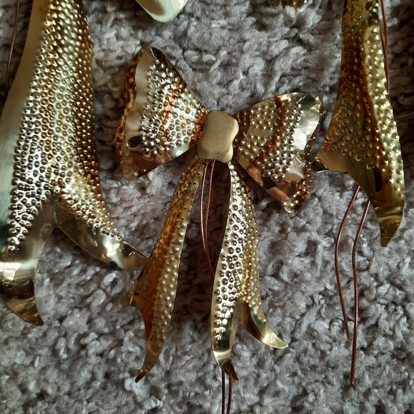 Vintage pebbled brass copper metal wall hanging bows graduating size set… - Picture 3 of 7